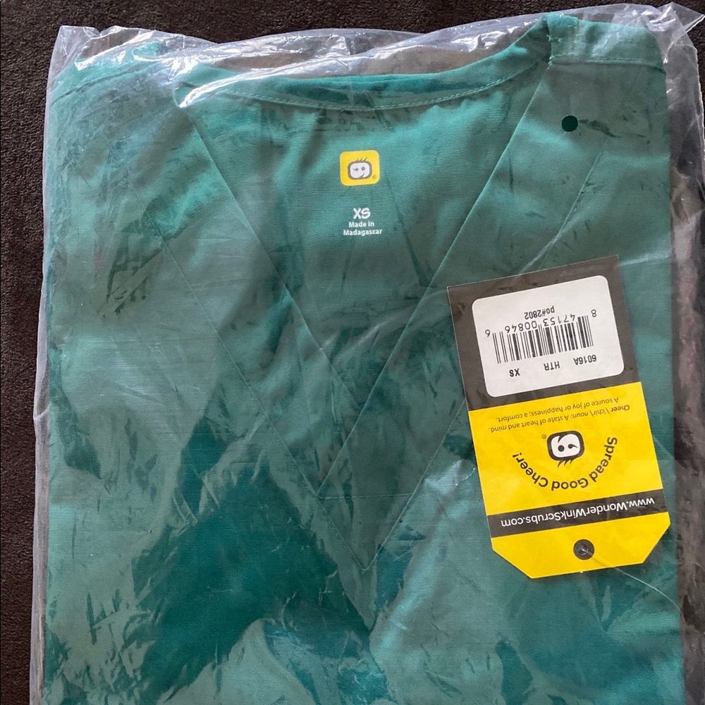 Wonder wink scrub set in Hunter Green✨ NWT